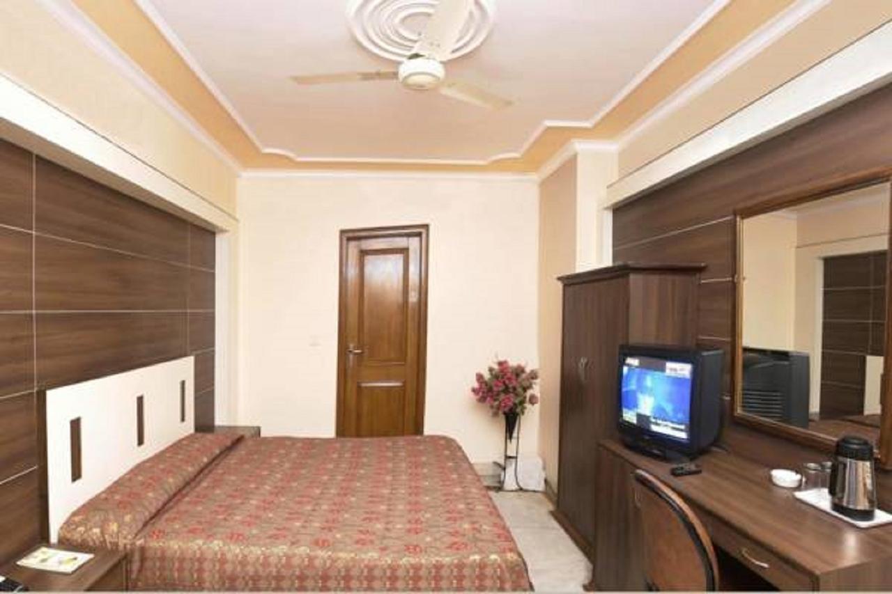 Hotel Welcome Palace Agartala Exterior foto